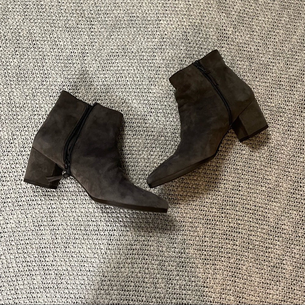 Stuart Weitzman grey suede booties size 6
